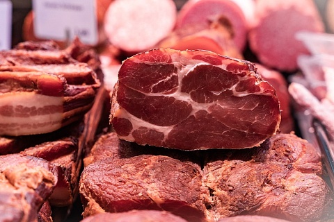 Минсельхоз: удорожание мяса связано с сезонным спросом